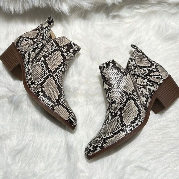 MIA Snakeskin Pointed Toe Short Heel Ankle Bootie Boots Size 8.  B67 - Picture 3 of 8